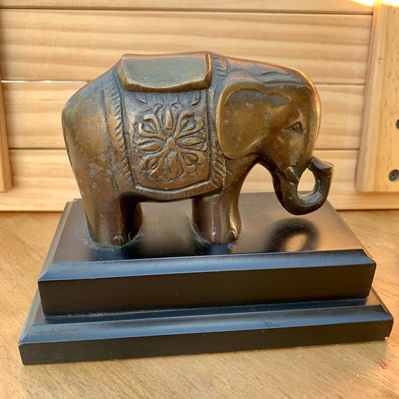 Vintage Embossed Flower Of Life Elephant Statue Book End Figurine - Picture 11 of 11